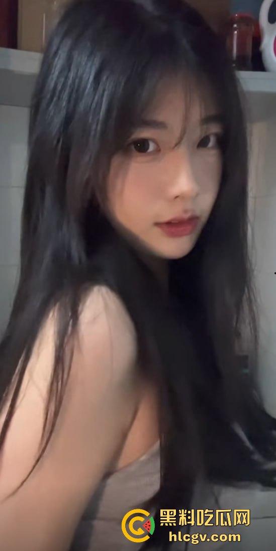 抖音48万粉丝女网红『呼小叫』成电子飞机杯？直播天天等火箭等不到，粉丝来捣一管射完就走！-18