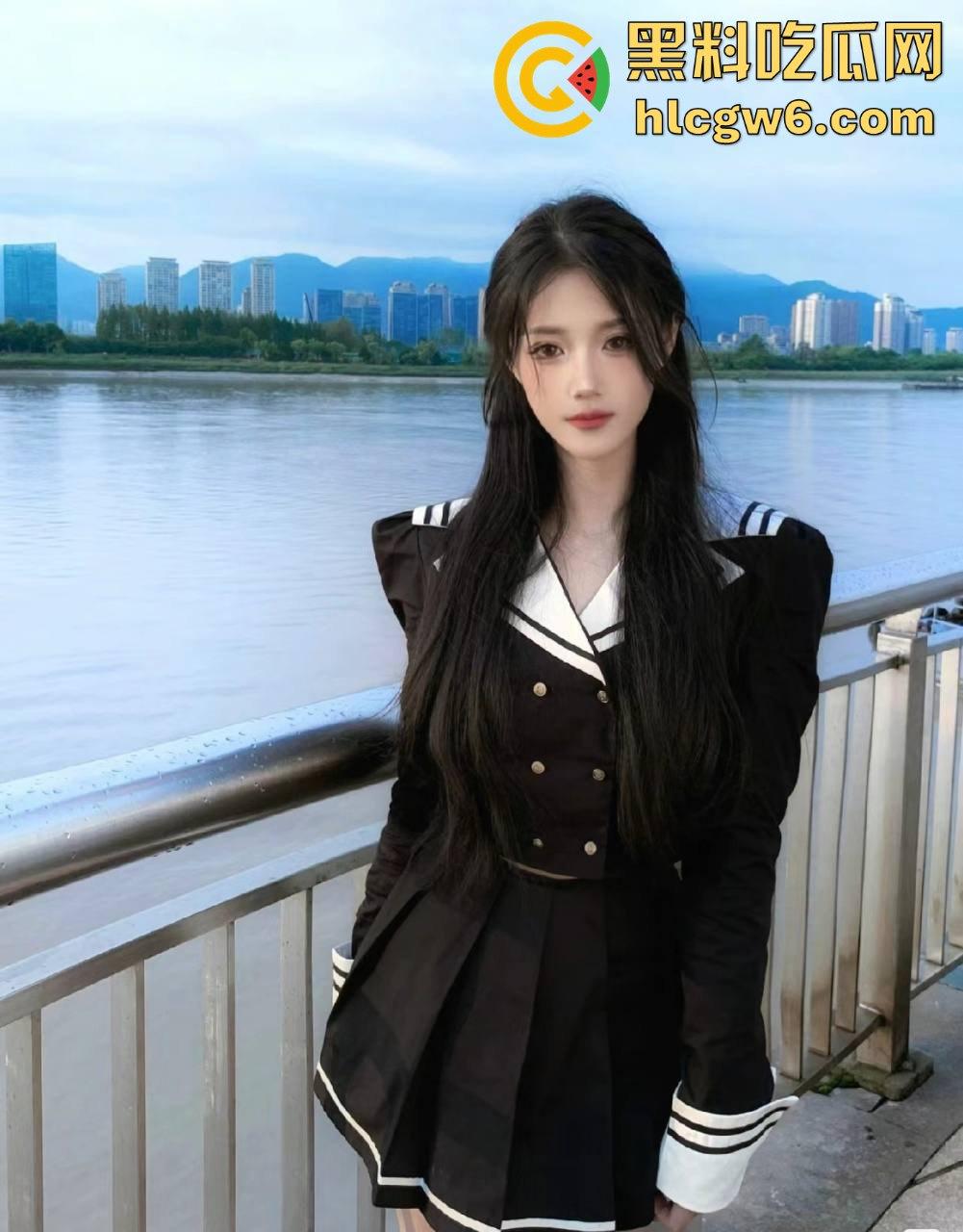 火车卧铺偶遇骚嫩小护士『李丹雅』三句话撩到手，软卧车厢直接无套爆操，干到高潮还约好下车酒店续战！-5