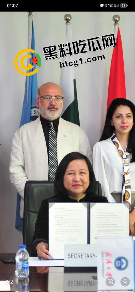 北京使馆车堵路事件  嚣张大妈说自己有外交豁免权  扬言警察来了都要滚 博主舒克和贝塔发布被删原视频-3