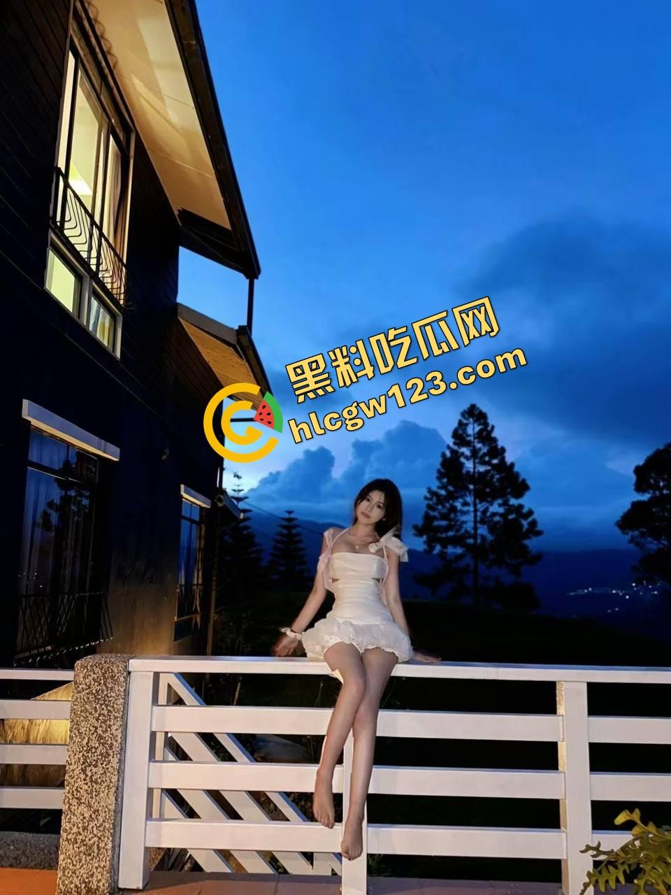 大学聚会喝出一夜情，昔日班花五瓶啤酒喝断片，直接带走去开房，乖乖戴套套上就开搞！-2