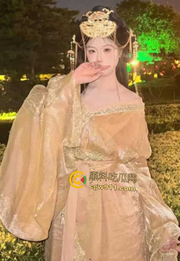 郑州大学校花【张露菲】当肉便器被调教，乖乖女上课跳蛋塞穴浪叫，学弟激情满满花式打桩爆操！-2