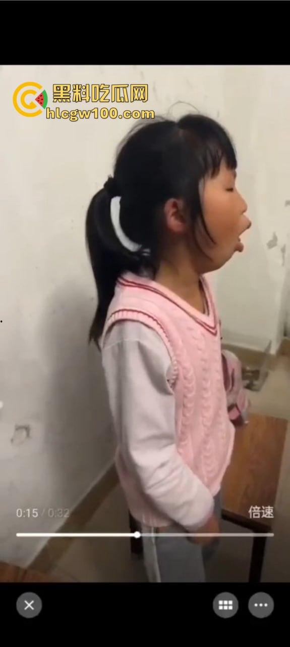河南三年二班家长【周微】崩溃，辅导作业直接气疯，一边打小孩一边骂老师，班级群倾诉成大型吐槽现场！-10
