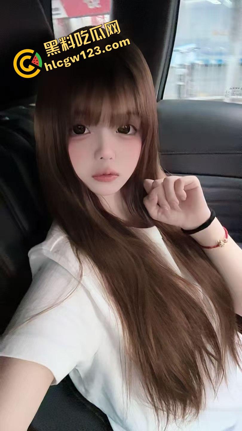 推特骚鸡YH商场试衣间啪啪全程露脸，头摁墙上强行内射，呻吟声大得像在打擂台，屁股拍成红斑图！-5