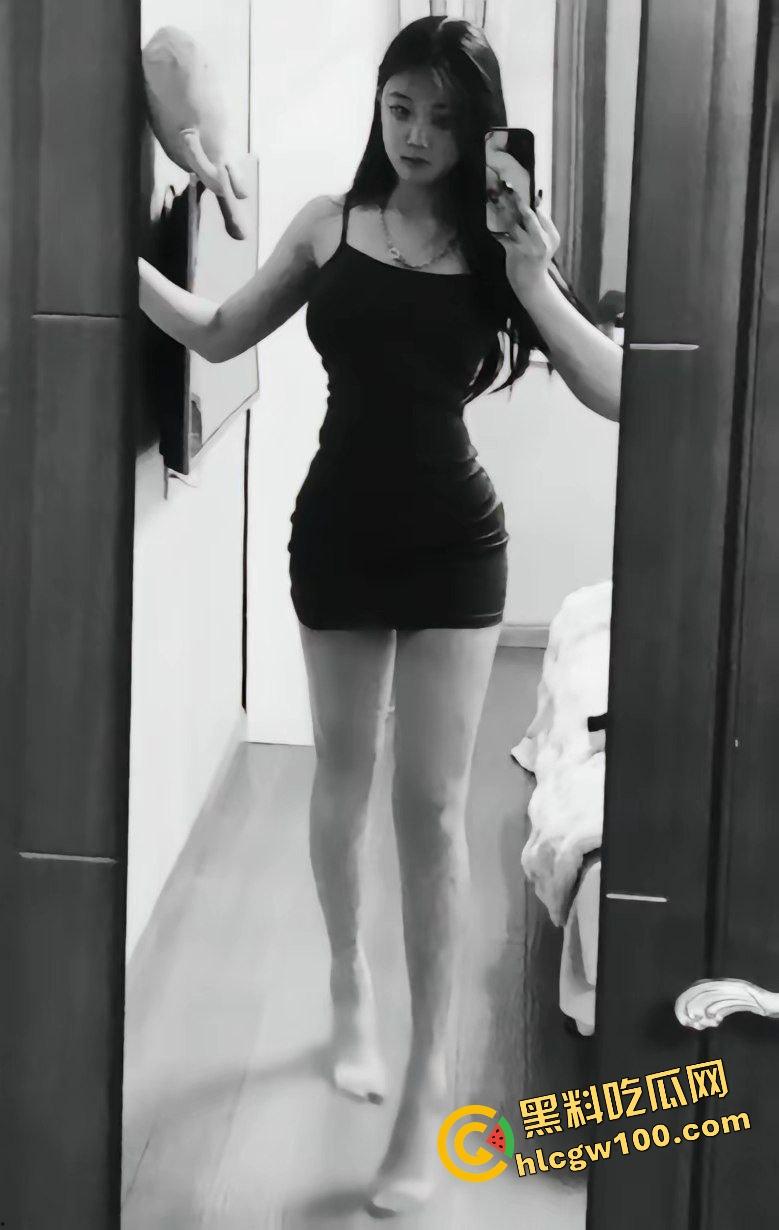 抖音极品身材御姐饥渴骚鸡『梨花蛇』短牛仔镜前诱惑口交舔鸡，扶床暴力后入猛怼骚臀！原创独家曝光流出！-3