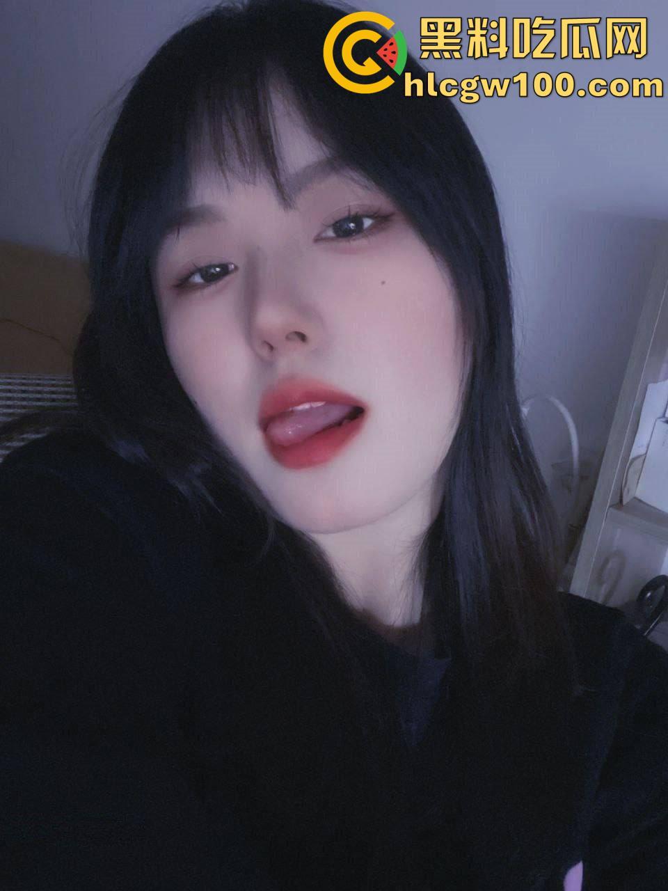 绿帽情节的老公投稿自己的反差骚逼老婆，从18到28从懵懂少女变淫荡人妻细数恩爱十年-3