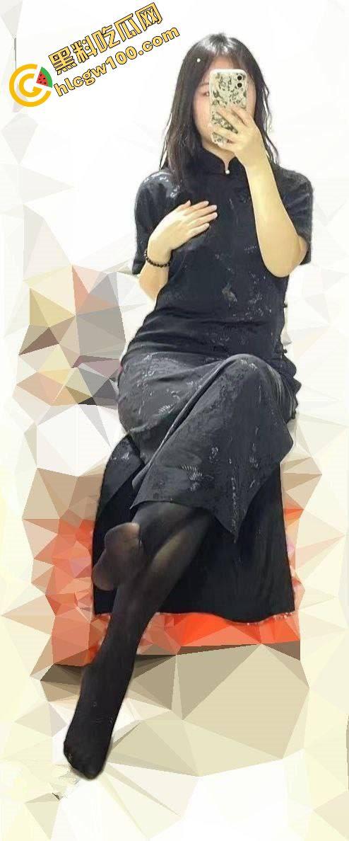 绿帽情节的老公投稿自己的反差骚逼老婆，从18到28从懵懂少女变淫荡人妻细数恩爱十年-13