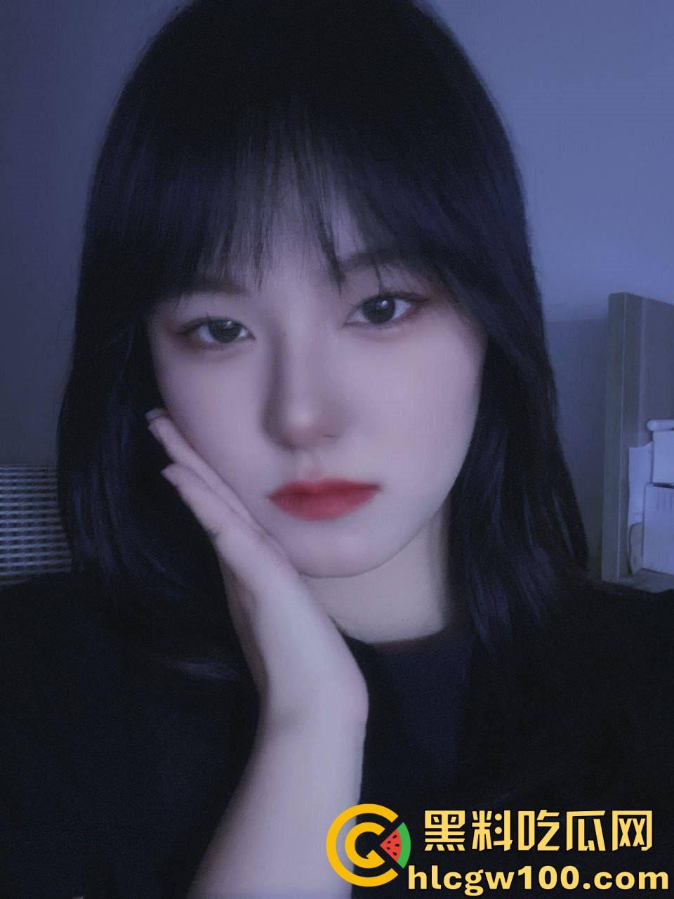 绿帽情节的老公投稿自己的反差骚逼老婆，从18到28从懵懂少女变淫荡人妻细数恩爱十年-20