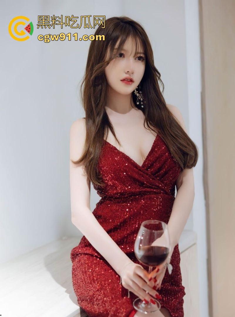 极品性感福利姬【美桃酱】道具私拍流出，黑丝美臀上演制服诱惑，黑丝开档自摸湿润，翘臀摇曳层层推进高潮喷汁！-1