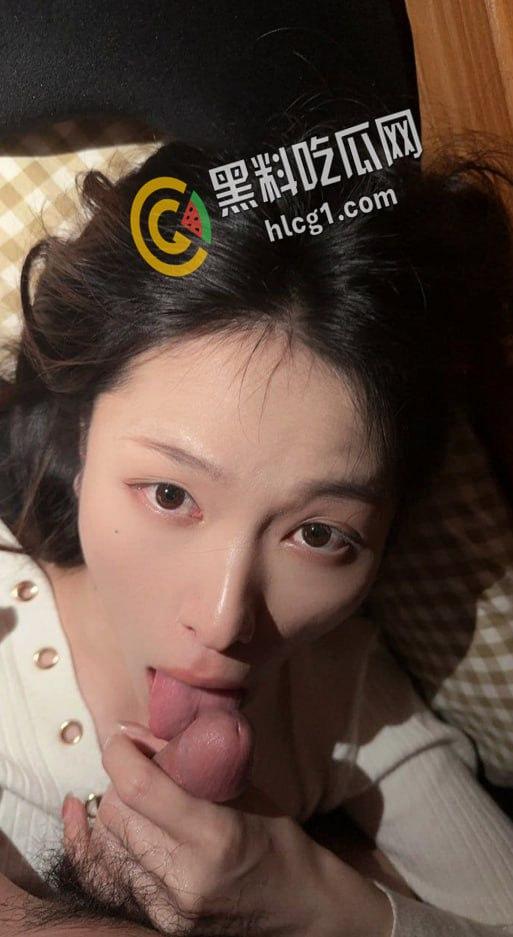 四川音乐学院舞蹈生女神 肖宇馨 下海兼职 假装清纯不让拍脸 后来在金钱的力量下妥协 给金主口交毒龙技术堪比技师-5