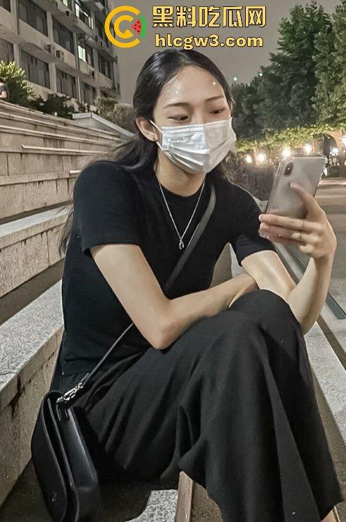 学姐宿舍变成人间春宫, 抠逼自慰闭眼幻想被猛操，高潮抽搐喷汁，偷拍视频直冲你的G点！-6