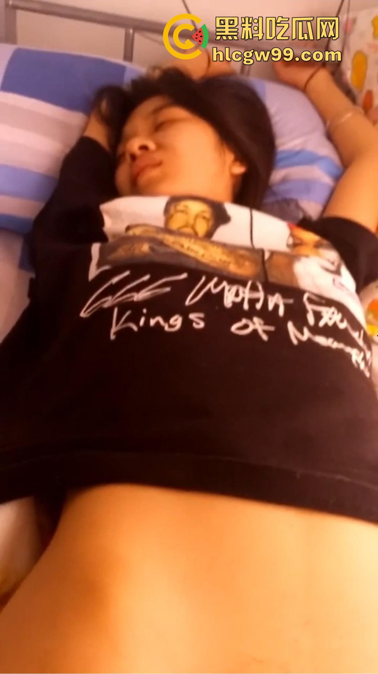 捆绑调教河北气质女大学生『孙珂儿』被金主包养成性奴，视频流出跪舔口爆吞精，娇喘着任人玩弄！-5