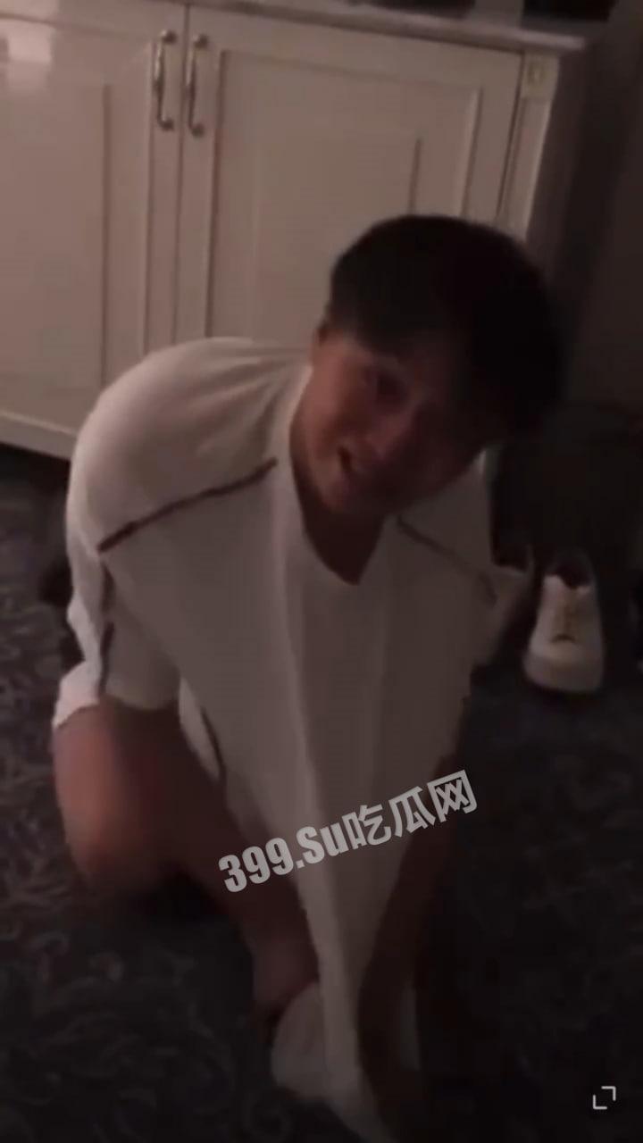 张恒出轨被抓包失控发疯 张恒被郑爽捉奸视频曝光 满地打滚撕衣服精神失常 网友：疑似嗑药-5