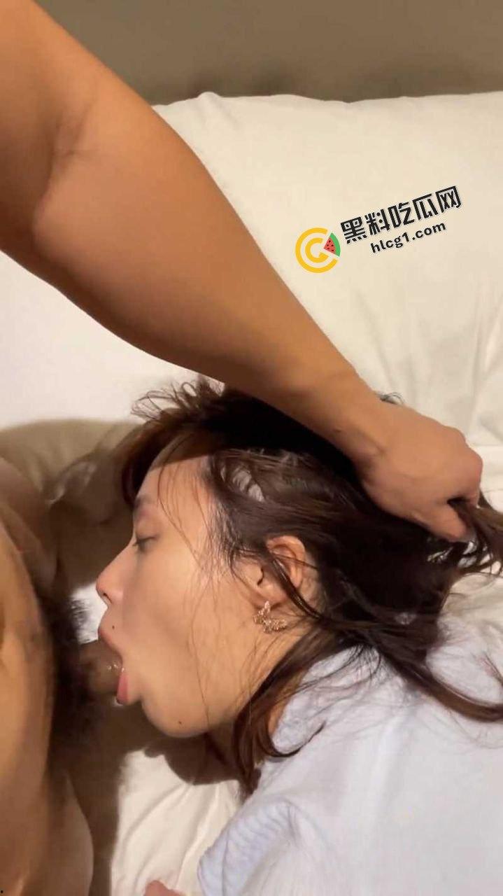 成都大学反差婊 极品身材嫩妹『张俪』金主包养 抽烟般的吸鸡巴 被金爸曝光-2