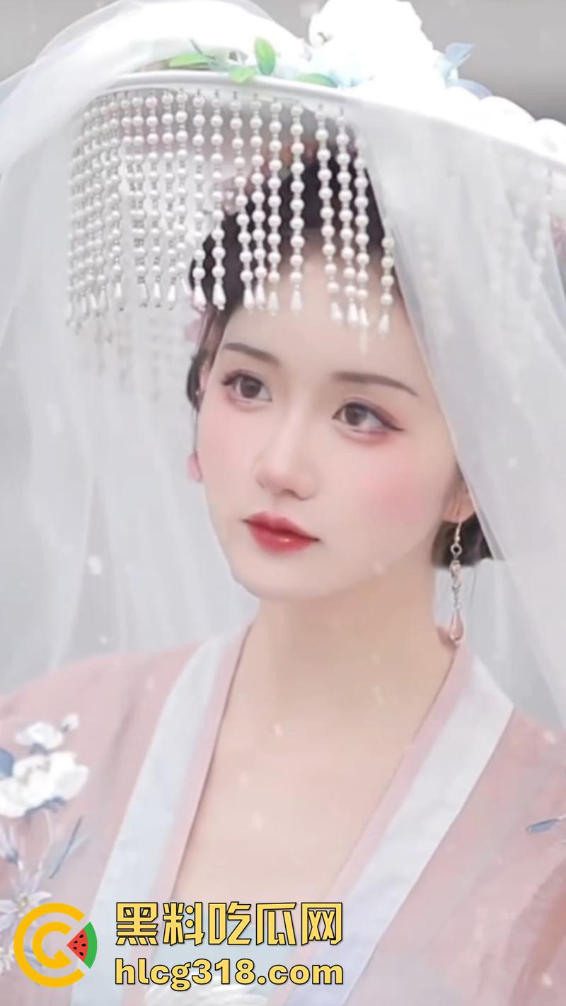 抖音百万粉丝网红【焕儿】,逆天长腿颜值女神,情趣制服极致诱惑,被金主各种姿势爆肏内射!-1