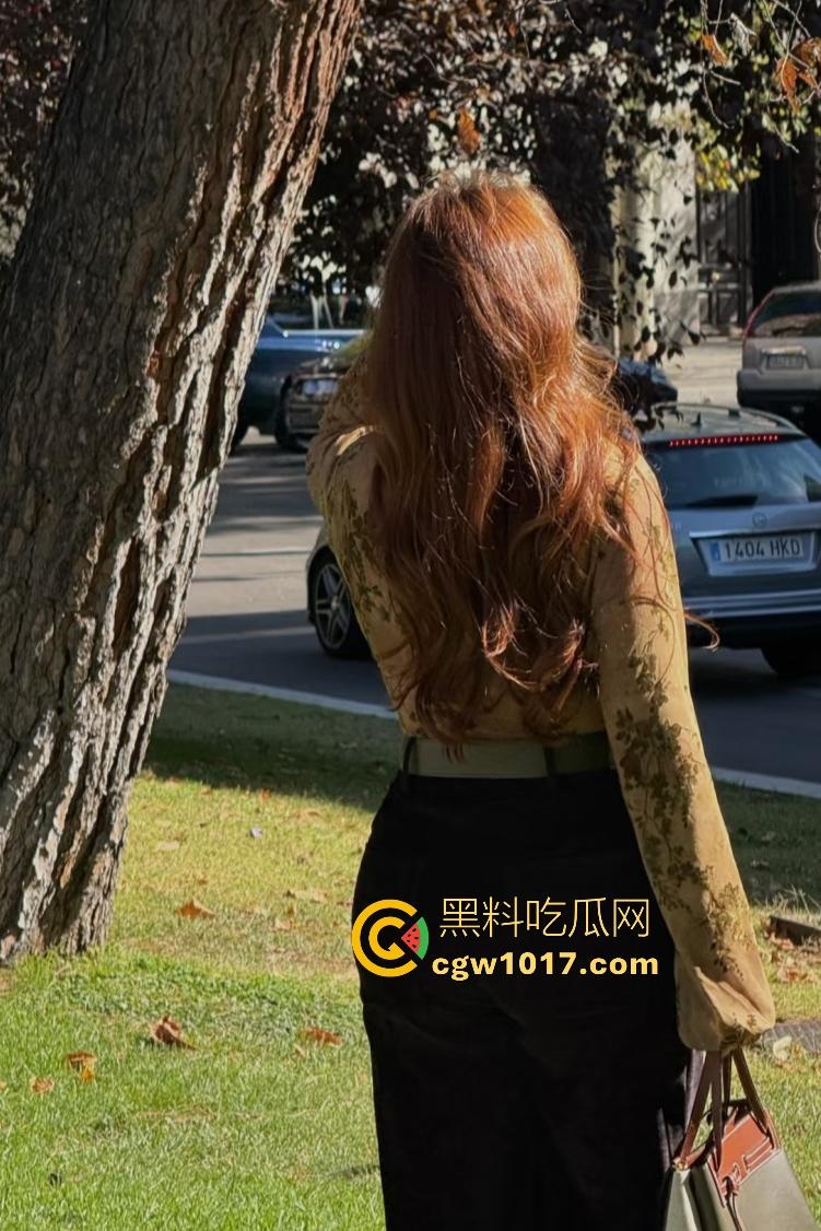 纽约淫妻生完娃后水多敏感，结婚前被5人在阳台趴窗挨操叫声惊路人，老公满足不了只好找留学生，你愿意吗？-1