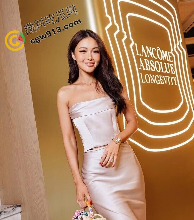 新加坡网红【Abigai】性爱影片外流，性感外表下隐藏的狂野一面让人无法自拔！湿身激战、呻吟不断-4