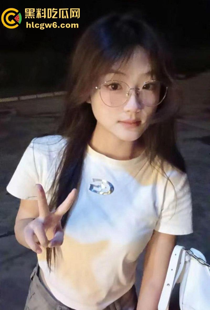 贱逼母狗仅操一次就卷钱跑路 云南财经职业学院【王馨悦】卖逼骗钱被富二代实名曝光 全校震惊！-8