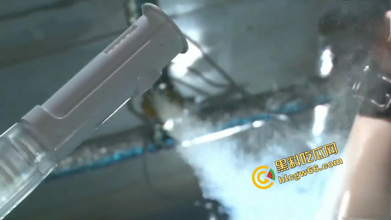 蒸汽里掺春药逼女奴发浪，震动棒捆死嫩缝狂抖喷汁，这骚玩法创意把人裤裆震炸潮吹满屋！-3