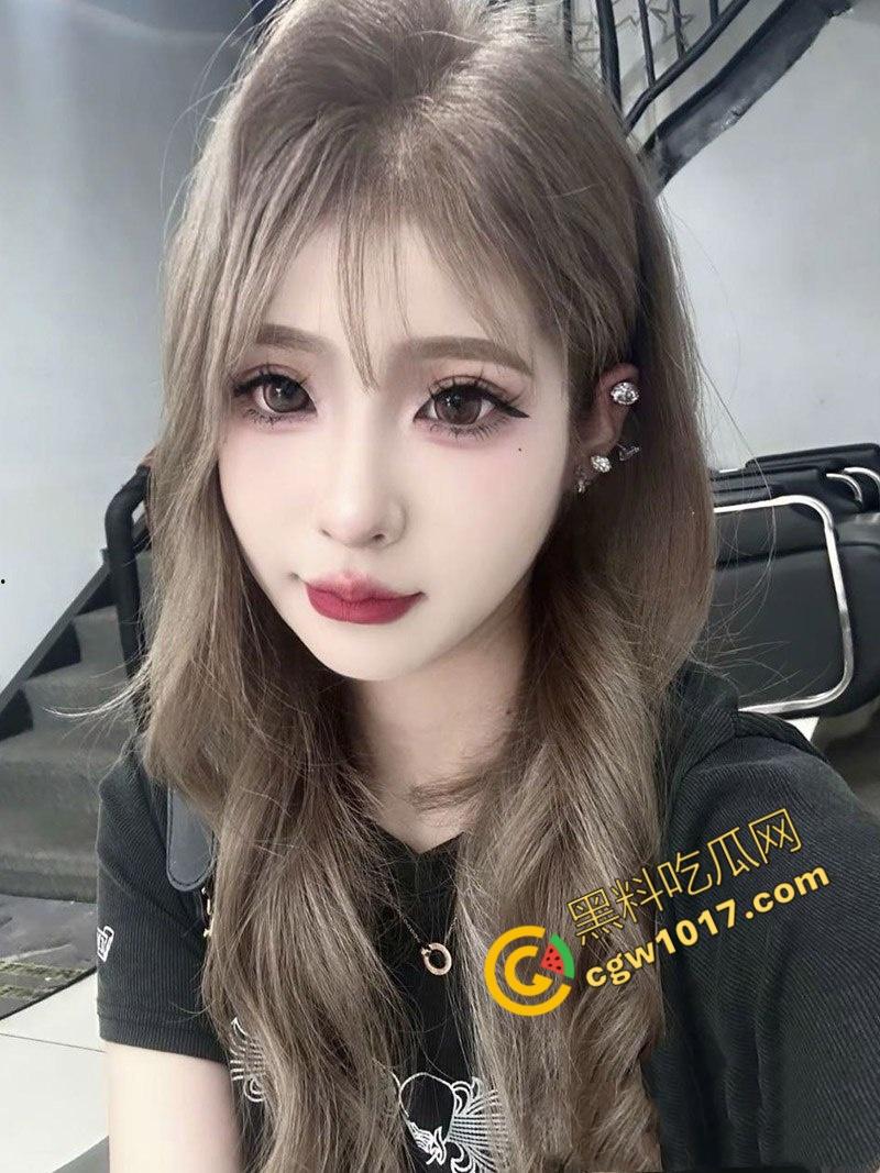 上海冷艳名媛夜夜被金主调教爽翻天：玲珑贵妇化身骚媚母狗，深喉肉搏，丰臀高撅，花心狂撞，欲仙欲死，极品尤物任君采撷！-1