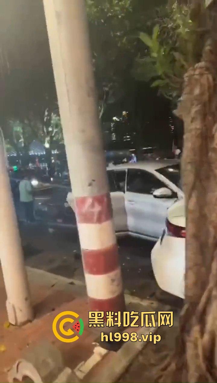 福州惊现比亚迪元怼威马，乘客嘴贱把司机吵崩溃，硬是要带人一起见阎王！-7