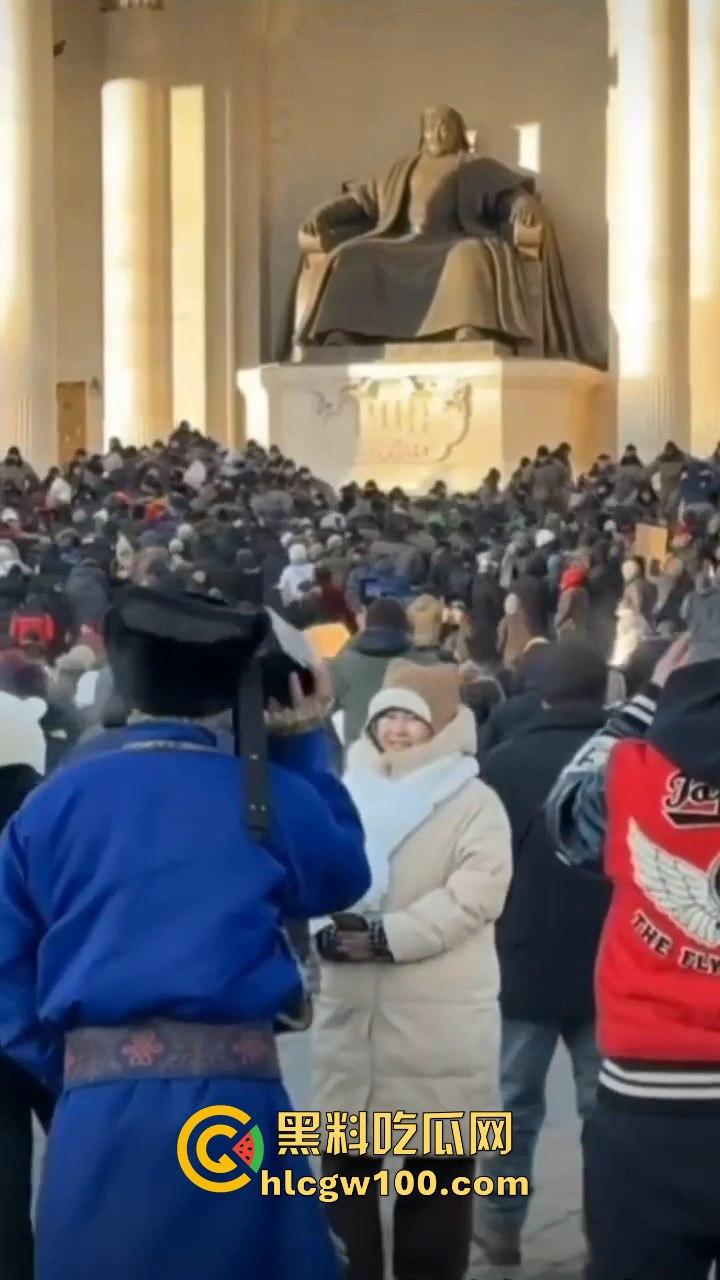 蒙古首都乌兰巴托市中心发生大规模示威游行，原来邻国也不是想象中的那么太平嘛-11
