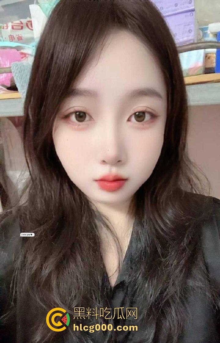 贵州微胖嫩妹【李曼】露脸调教视频曝光,微胖骚母狗黄瓜扣穴自慰,主动骑乘后入肥臀!-3