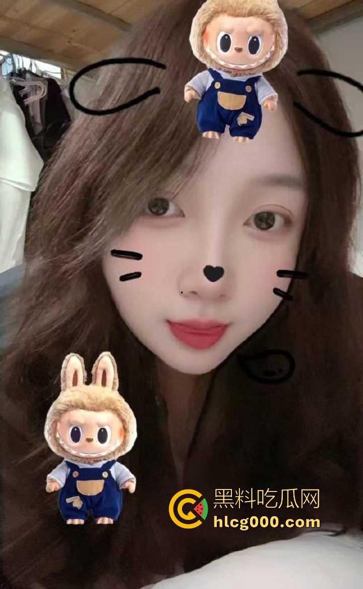 贵州微胖嫩妹【李曼】露脸调教视频曝光,微胖骚母狗黄瓜扣穴自慰,主动骑乘后入肥臀!-5