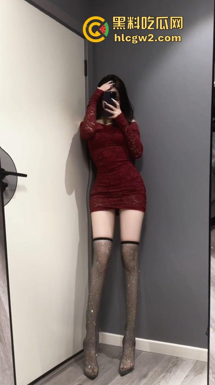 上海顶级名媛Elsa『林绾绾』 穷人女神富人玩物 天生母狗圣体 毒龙深喉样样通 调教啪啪全能选手！-5