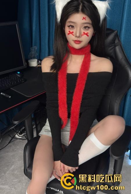 四川艺术职业学院学生妹【梁柳】火辣曝光,情趣套装脱衣裸舞定制,小穴粉嫩奶子挺拔,神级反差婊骚到极限!-4