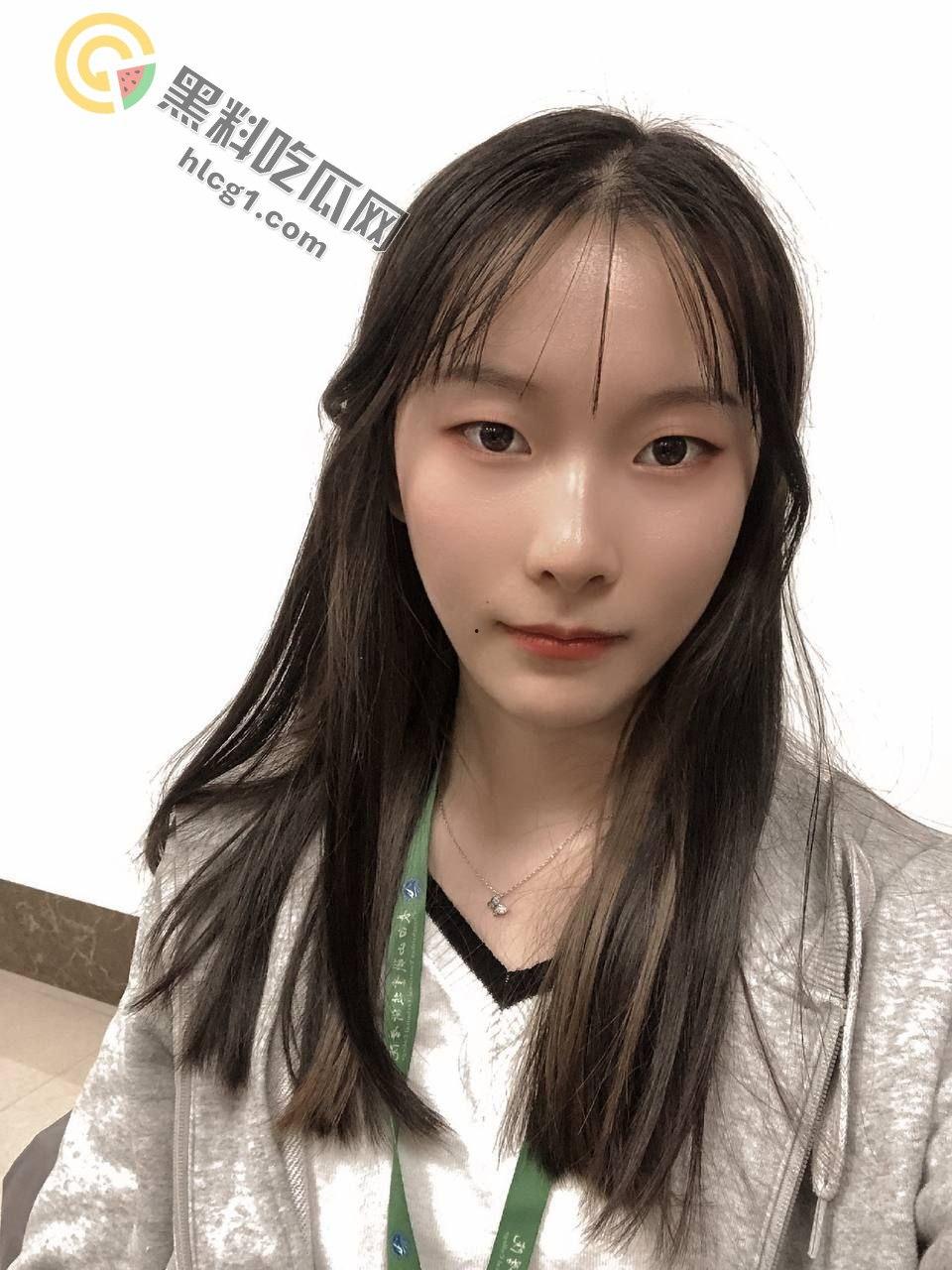 长白山旅游学院李蕾蕾的双重生活：乖巧学霸与床上荡妇的惊人对比！-1