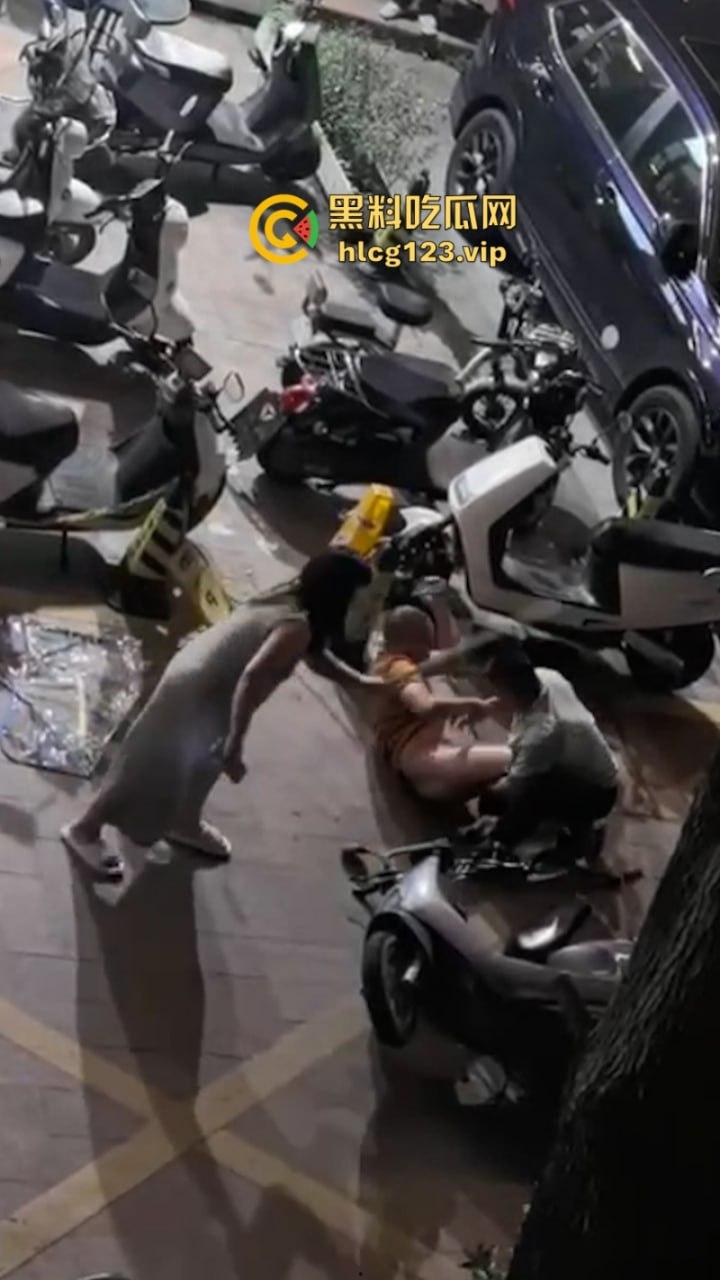 21世纪抓小三新高度 男小三惨遭脱裤捏命根子 哪里操的我老婆就毁掉哪里！-4