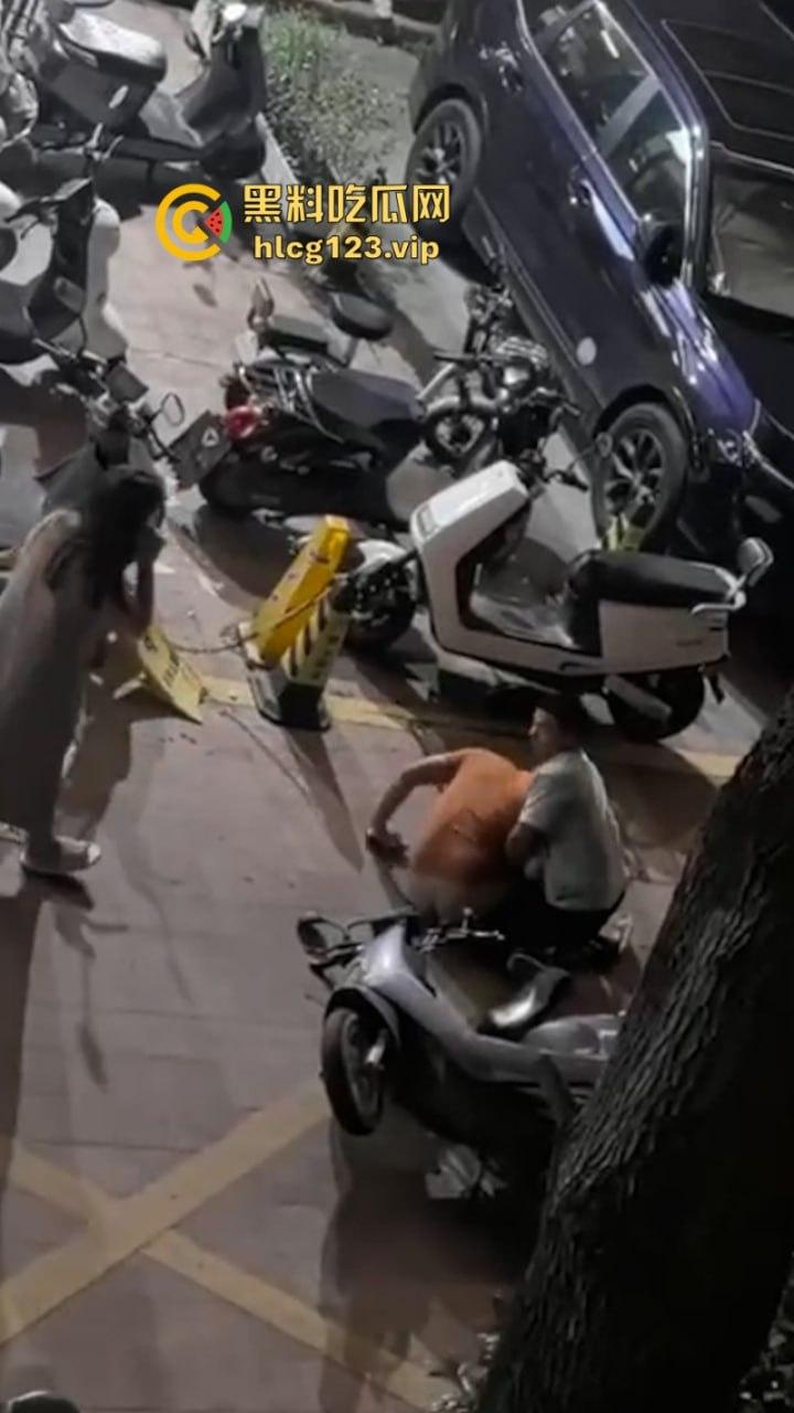 21世纪抓小三新高度 男小三惨遭脱裤捏命根子 哪里操的我老婆就毁掉哪里！-6