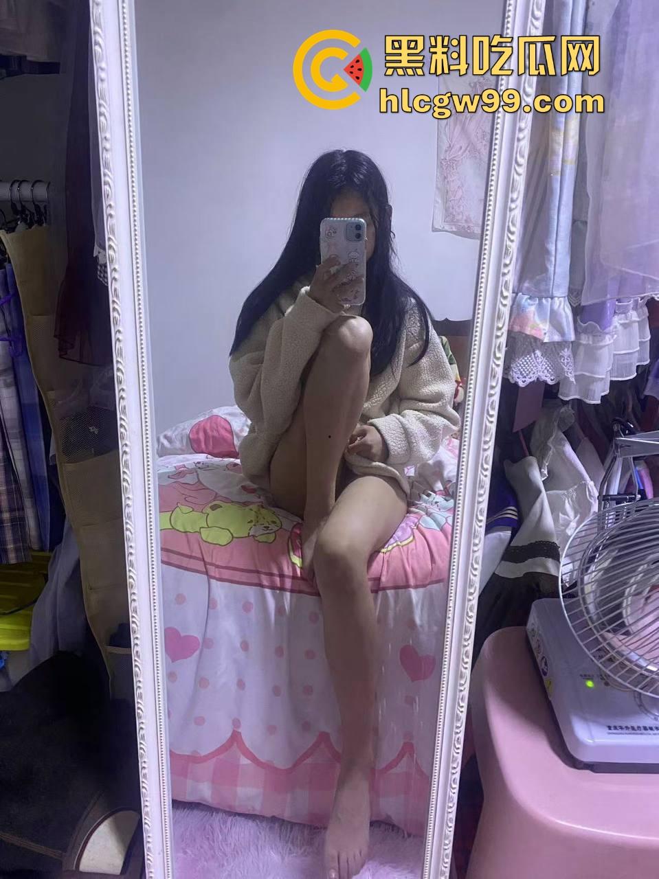 安徽合肥【赵欣】网调视频火了，骚母狗自慰抠嫩穴淫水四溢，骚逼拉丝让人绷不住！-3