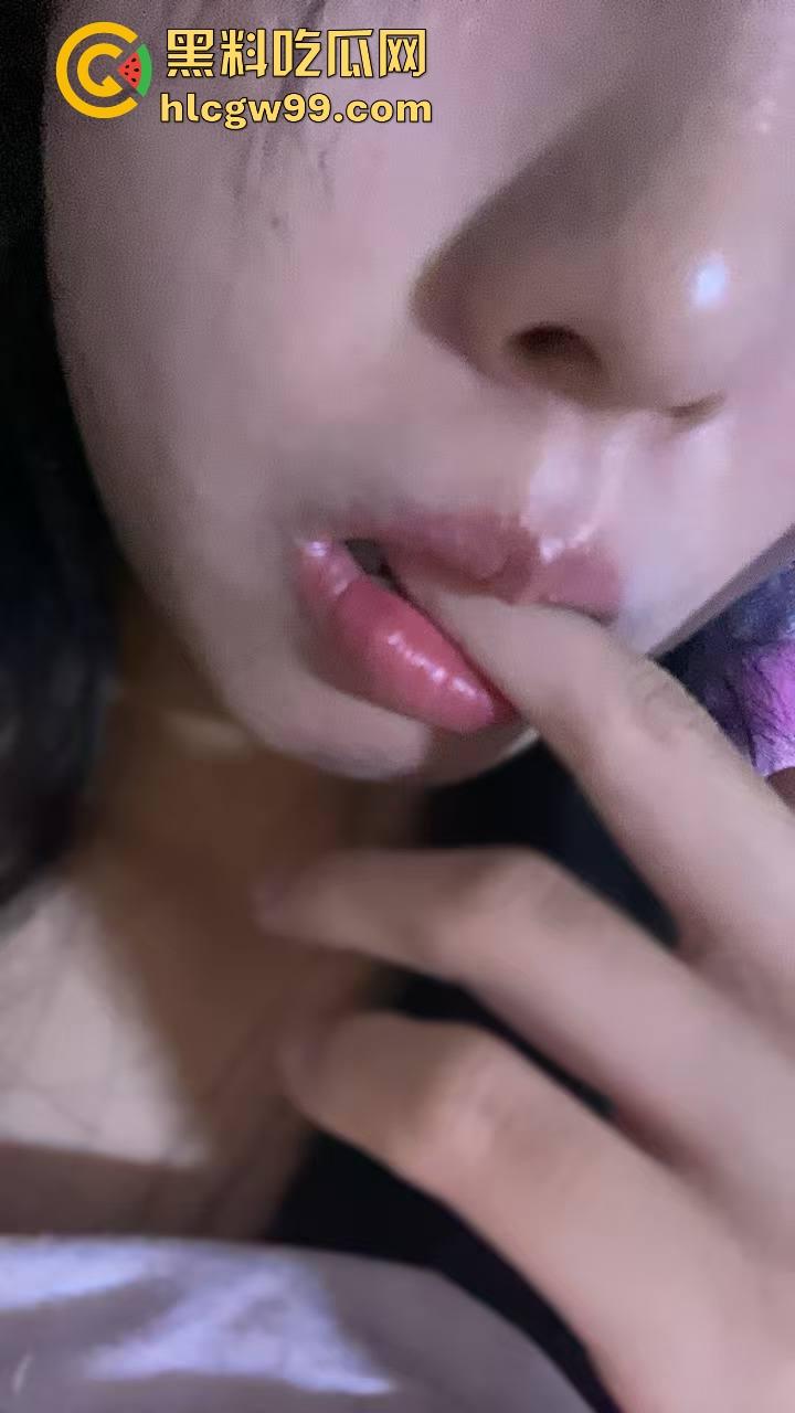 安徽合肥【赵欣】网调视频火了，骚母狗自慰抠嫩穴淫水四溢，骚逼拉丝让人绷不住！-5