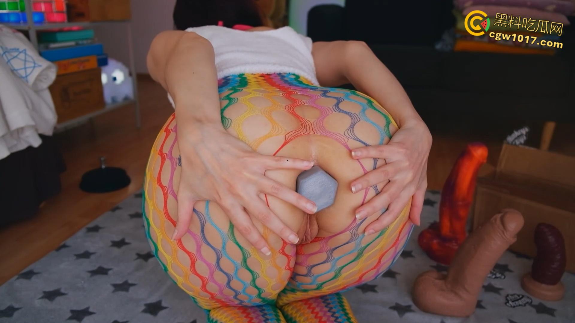 欧美重口味博主【Mylene】新到一批异形大玩具，肛门异物扩张，娇嫩菊花酸爽到爆炸！-6