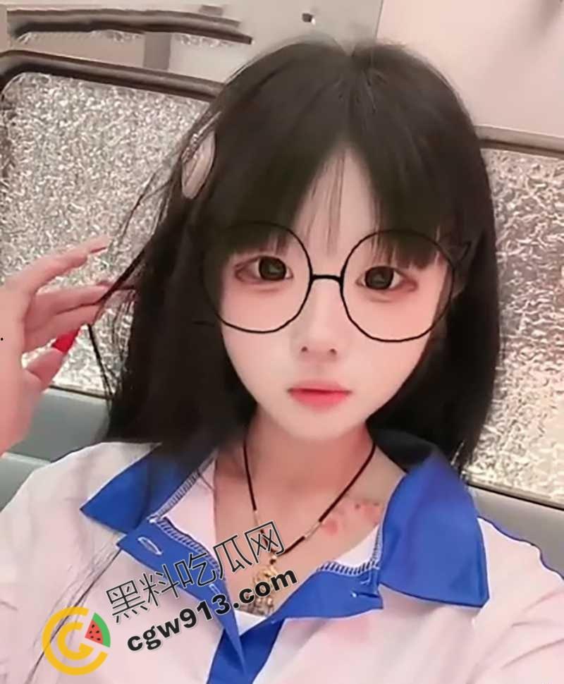 上海抖音小萝莉【仅呆酱】化身金主乖巧母狗，阳台做爱，户外露出，被神秘大佬肆意调教，反差极大引爆全网-4