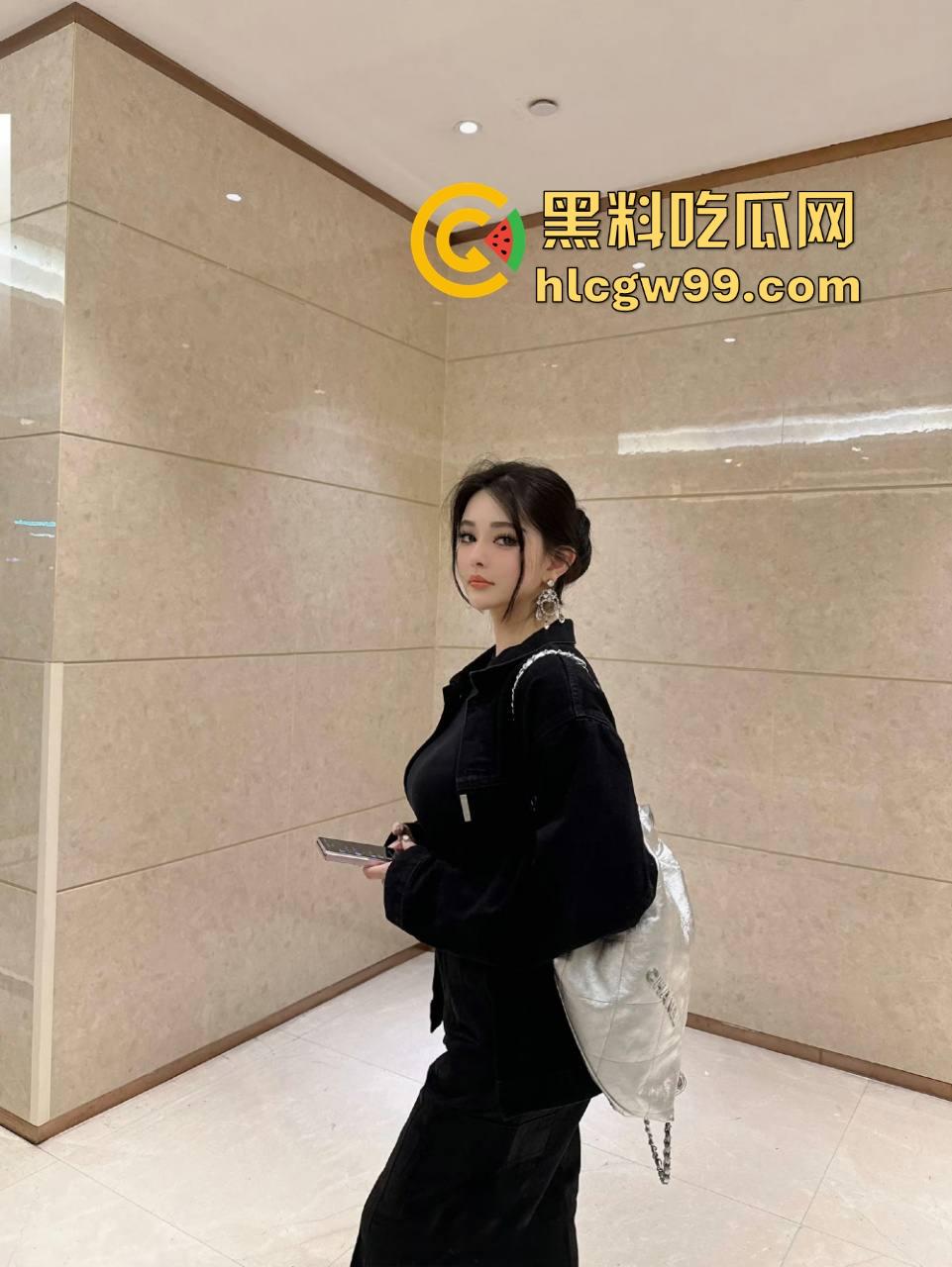 大姨妈拦不住铁血猛男，酒吧约的妹子，今夜必须干，大姨妈算个屁，真男人从不认怂红浪滔滔也要干到底！-4