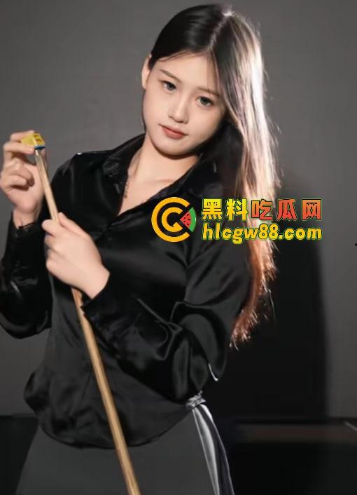 有钱人的快乐我们想象不到，陪玩8连发包厢猫抓人，1W充卡一杆球没打，全程不打球只玩女的！-8