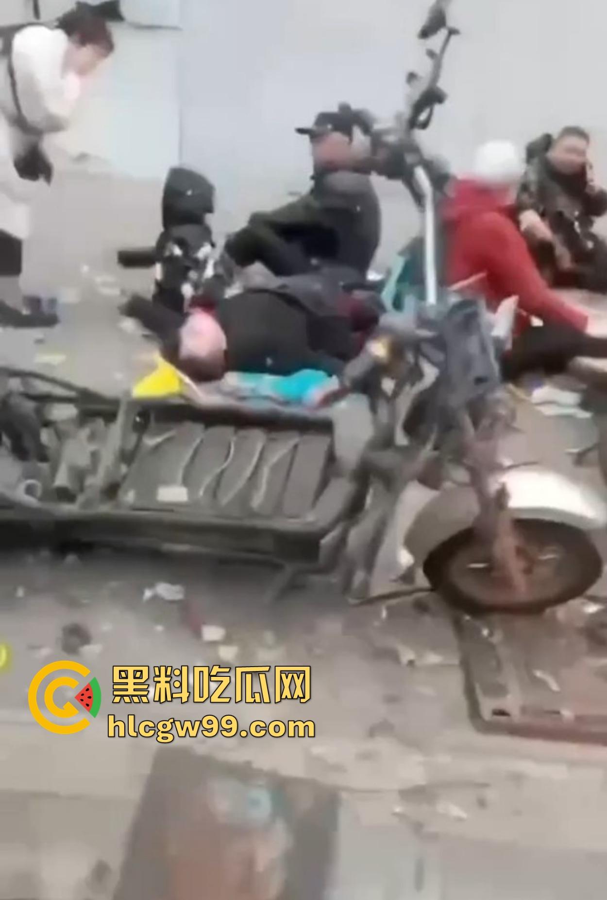 沈阳大东副食商场爆炸 这威力堪比现场开年大炮 惊动半个城的声音这是年货自爆还是开门红太猛？-5