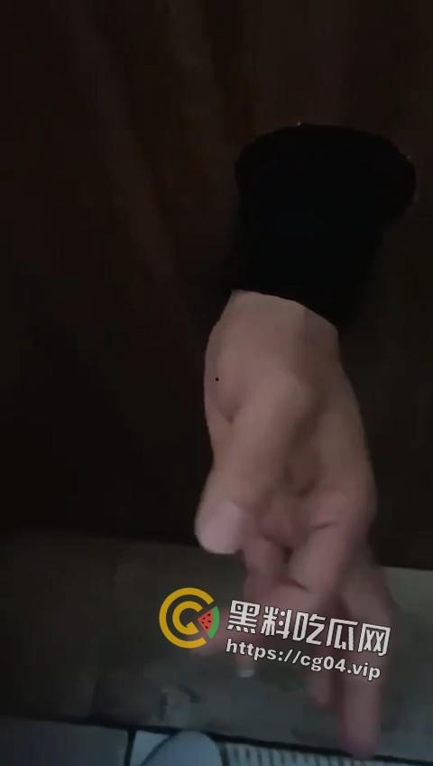 鸟洞！又在各地厕所复苏  属于男同的畸形浪漫  甚至还有不少中男人  生活所迫还是个性使然-1