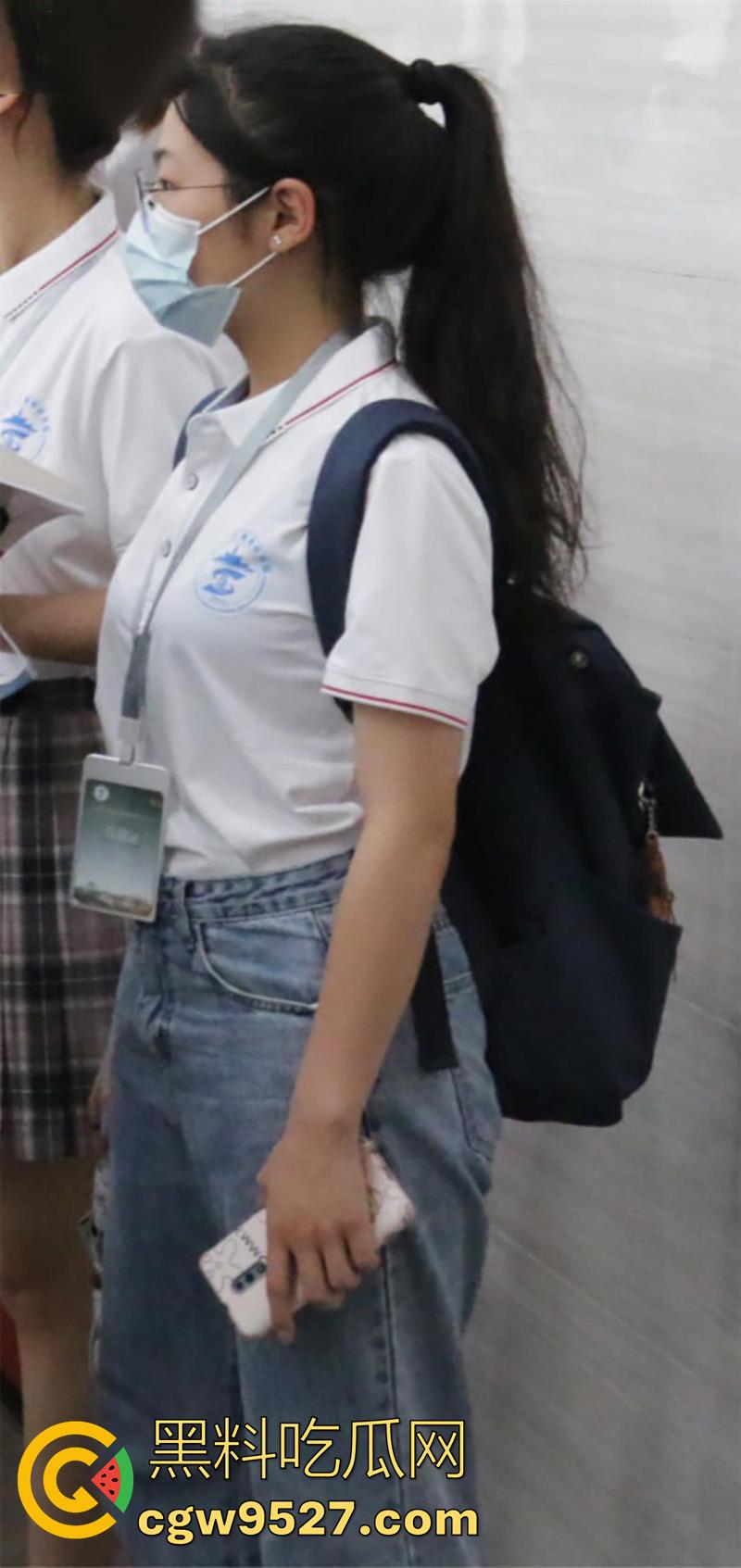 四川攀枝花女校，眼镜骚母猪【罗俊萌】，颜值一般但身材傲人，大奶肥臀性瘾骚逼，约炮视频被曝光！-5