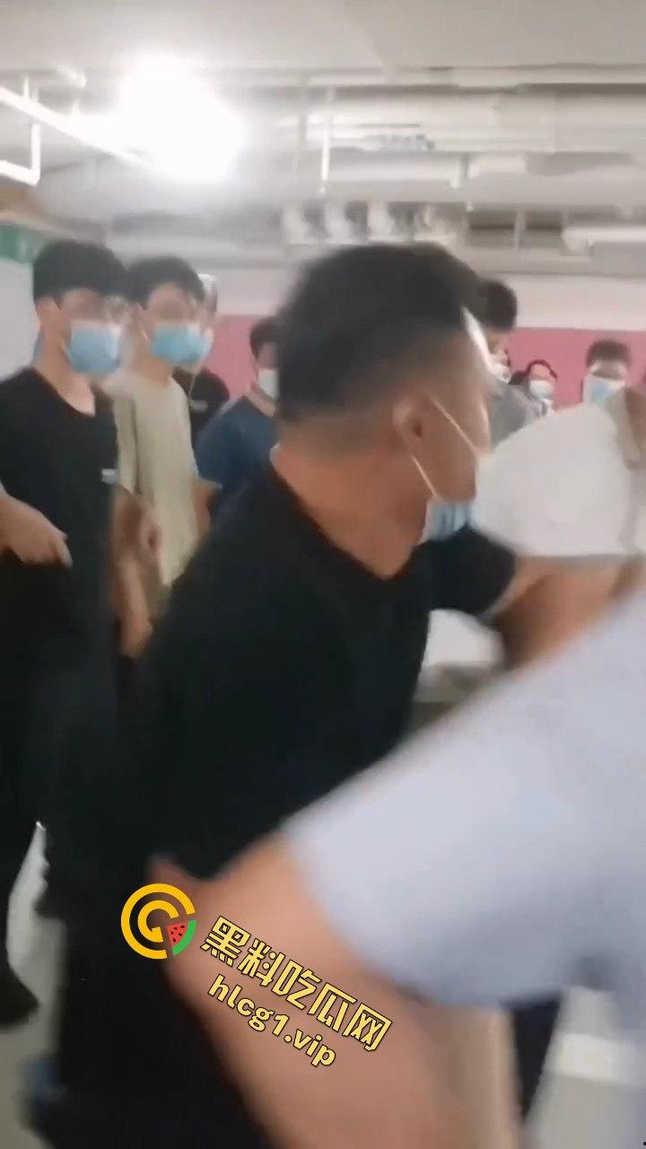 广东惠州惊现黑社会物业？网传物业放几十人围殴业主！-6