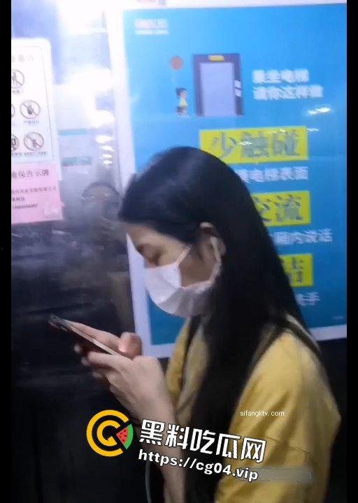 扫楼打胶偷内衣 叫我流氓小淘气！我猜你的鞋里  没有精液-6