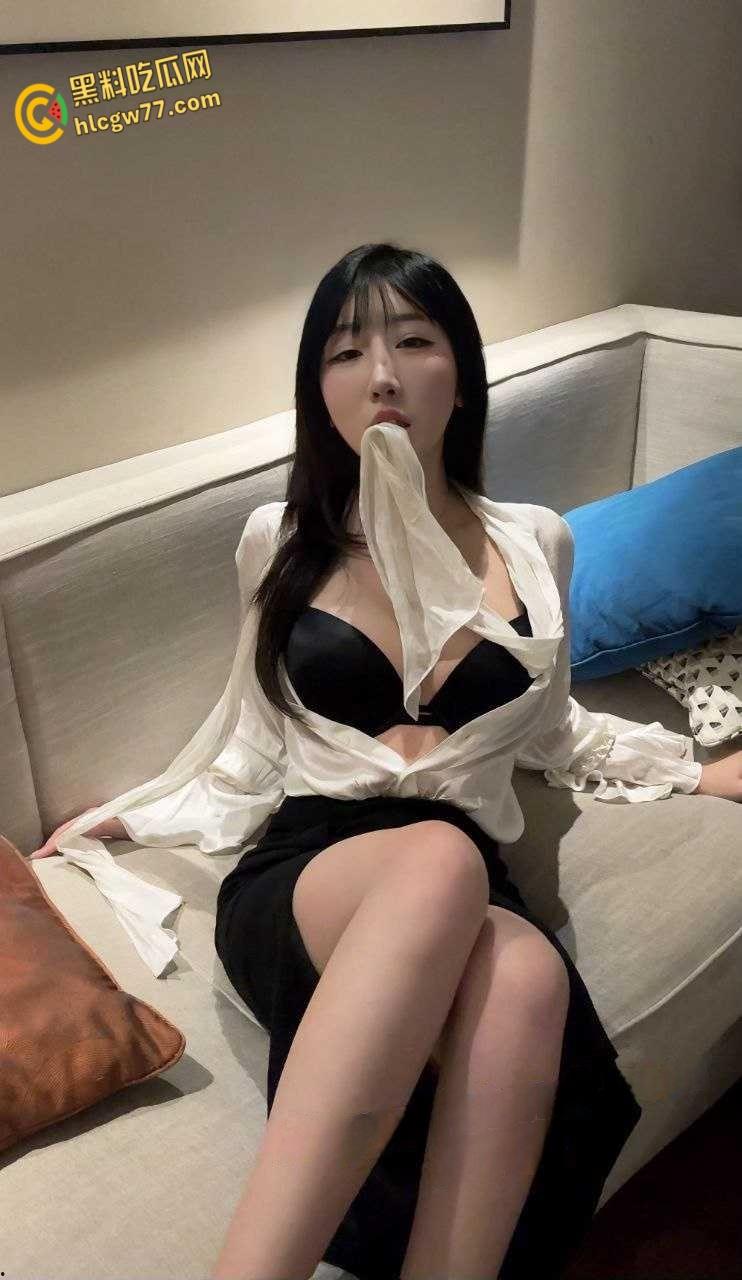 推特极品蜜桃臀少女 酣睡小熊 大秀巨乳肥臀身姿送出福利 海量视图资源疯传全网！-2