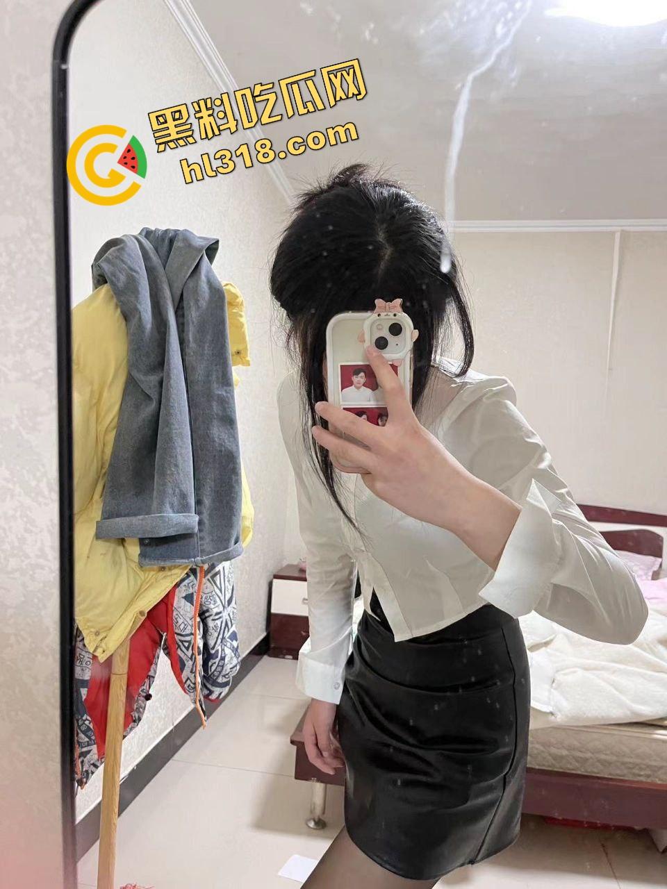 深圳全能业务哥住宅式租妻旅游火到全国，绿帽男亲定价出租老婆，内射人妻多P吃喝玩乐可包月可临时！-11