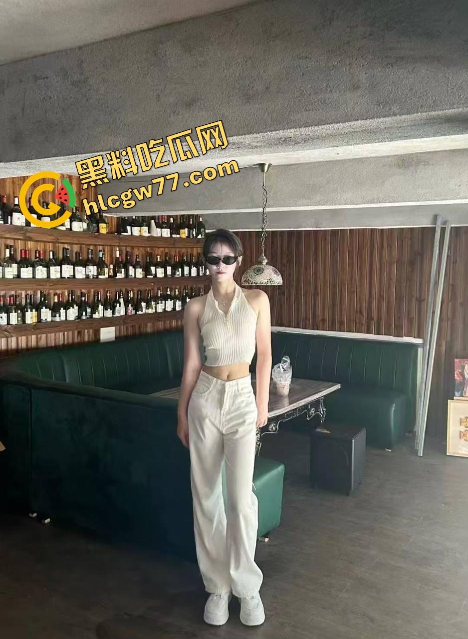 长沙『王妹儿』网聊发骚贼主动，自拍奶粉奶弹，一边发图一边求你操她，聊一会能让你秒射三次！-8