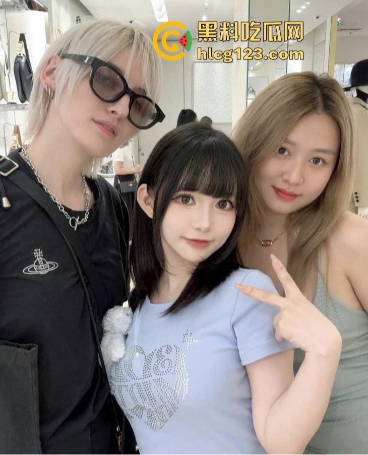 B站百万粉丝UP主『六二二同学』露脸自慰视频曝光！国内是cos国外福利姬，高潮喷白浆！-12