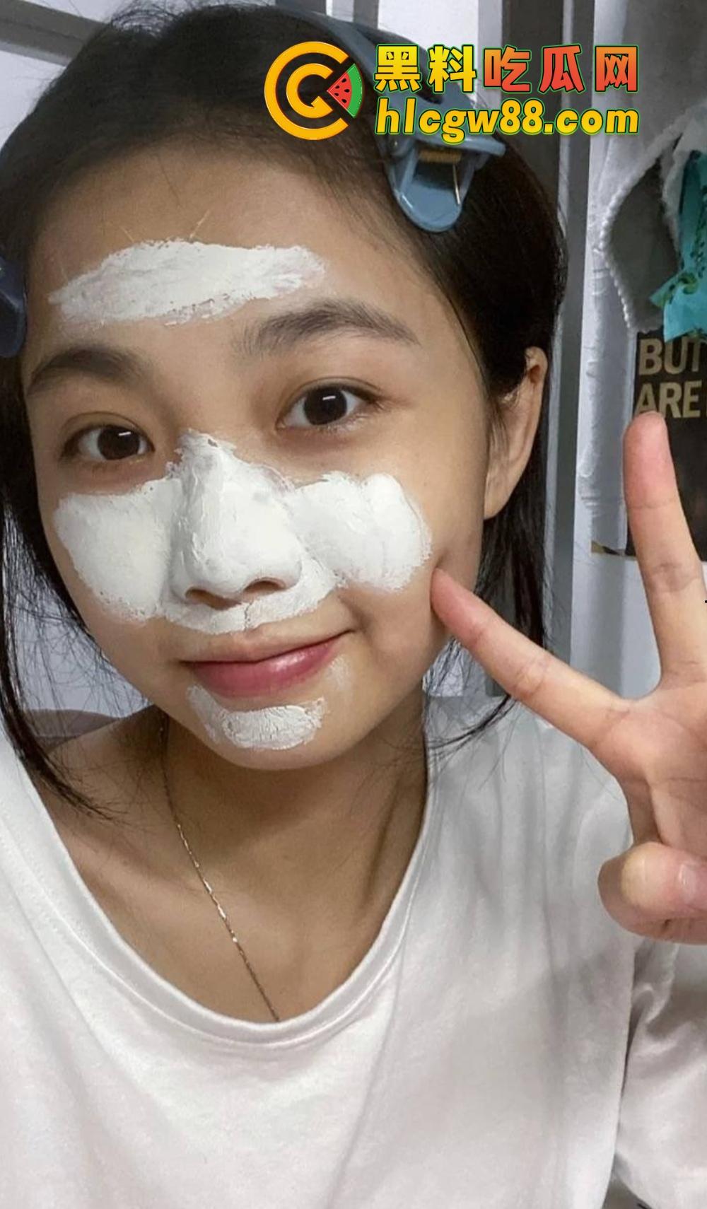 深圳卫校高颜值护士『蓝珊珊』兼职外围流出，美乳大屁股成炮架子，被金主后入爽成小马达！-7