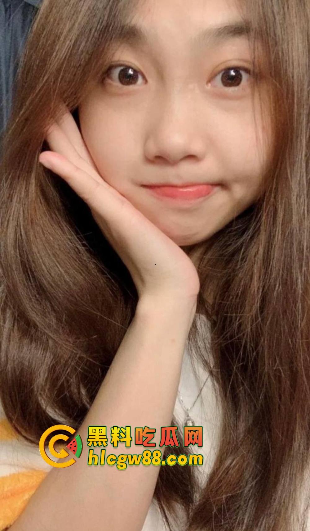 深圳卫校高颜值护士『蓝珊珊』兼职外围流出，美乳大屁股成炮架子，被金主后入爽成小马达！-13