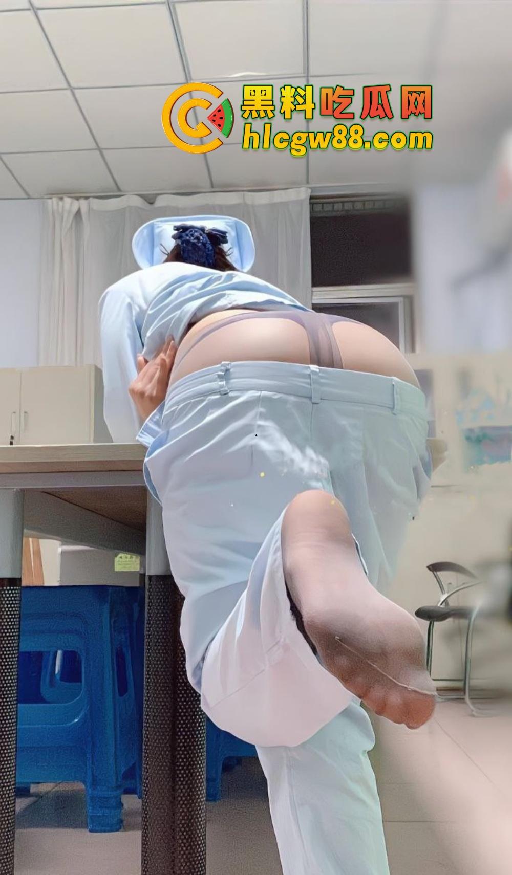 深圳卫校高颜值护士『蓝珊珊』兼职外围流出，美乳大屁股成炮架子，被金主后入爽成小马达！-27